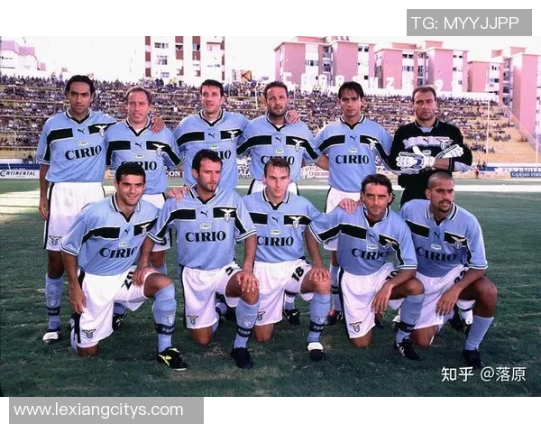 14号球星引领风潮 从足球场到球迷心中他们如何书写传奇