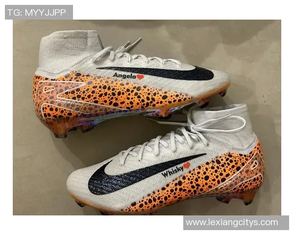 现役球星同款足球鞋推荐选择指南提升你的球场表现与舒适体验